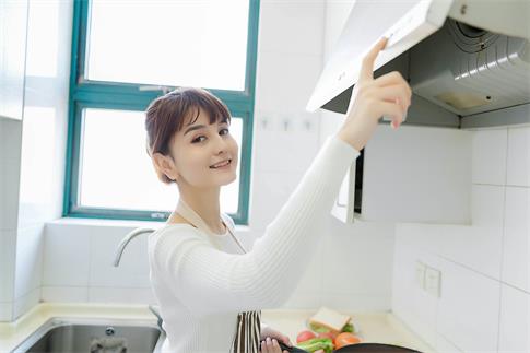 1666137129231236.jpg 攝圖網_501159047_banner_家庭主婦開油煙機(企業(yè)商用).jpg