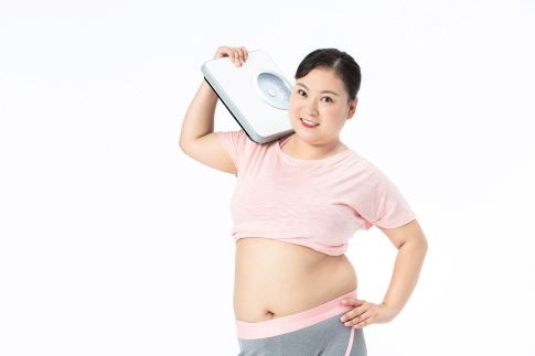 1674668590832153.jpg 攝圖網(wǎng)_501410809_banner_胖女孩手拿體重秤(非企業(yè)商用).jpg