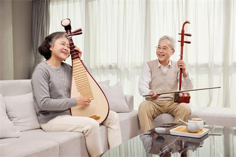1682645002342967.jpg 攝圖網_507701549_banner_居家演奏樂器的老年夫妻(企業商用).jpg