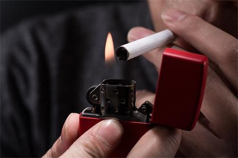 1691138390589493.jpg 攝圖網(wǎng)_501575981_banner_打火機點煙特寫(企業(yè)商用).jpg