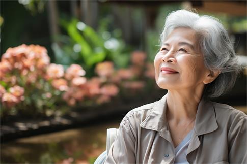 1697762143446896.jpg 攝圖網_600608024_banner_放松的老人女士(企業商用).jpg